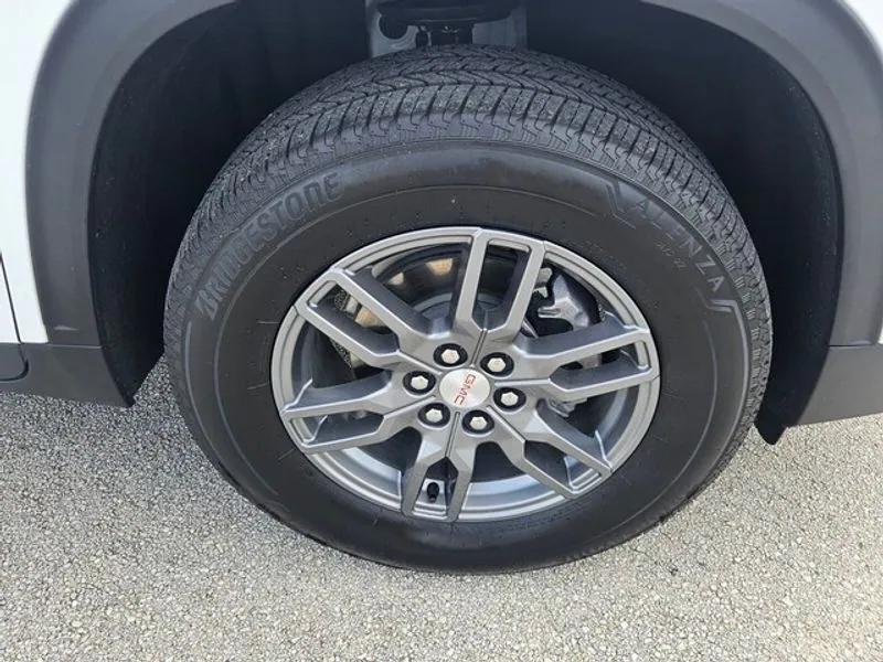 used 2025 GMC Acadia car, priced at $34,999