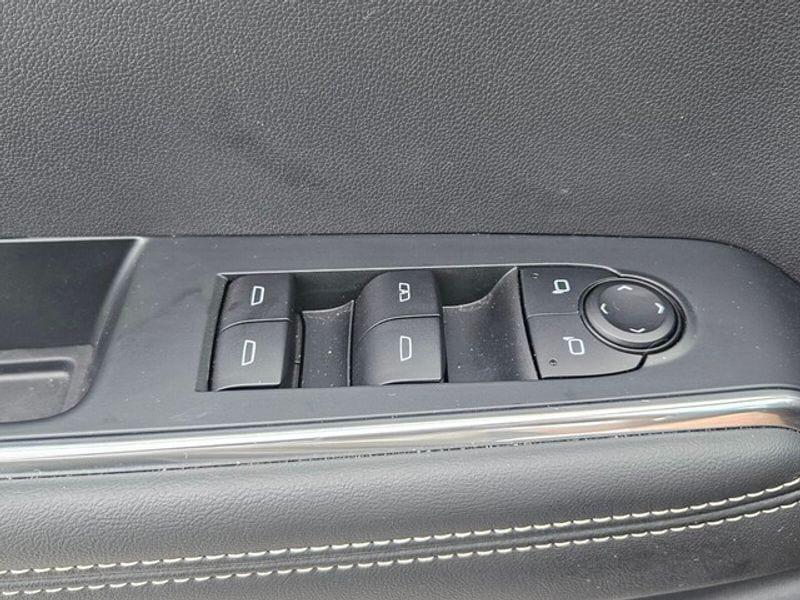 used 2025 GMC Acadia car, priced at $34,999