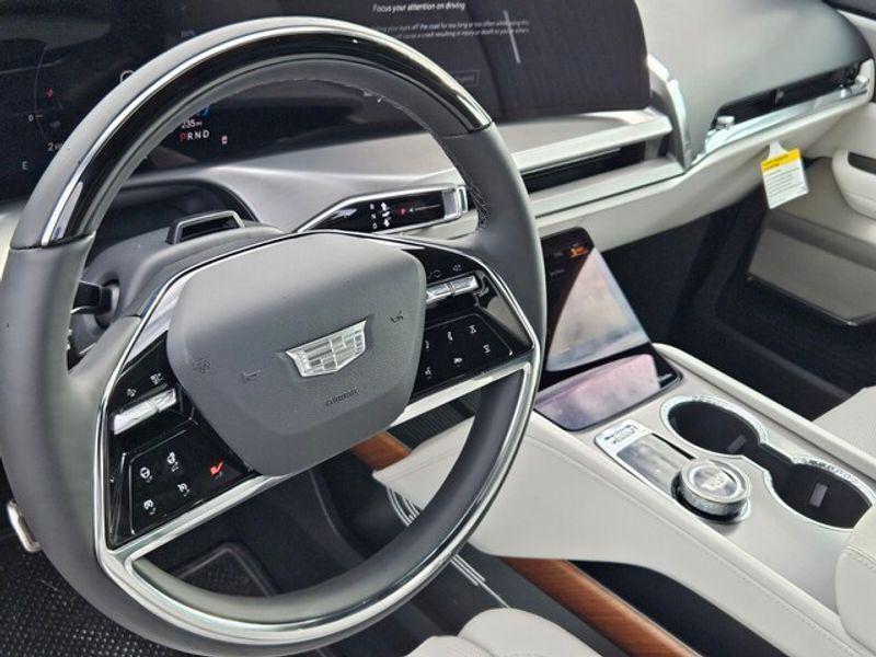new 2026 Cadillac VISTIQ car, priced at $79,590