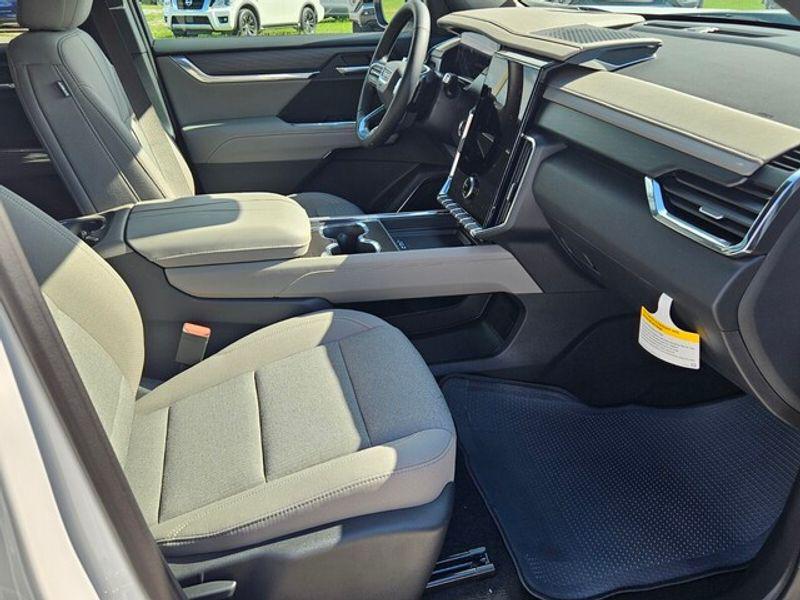 new 2025 GMC Acadia car, priced at $43,791