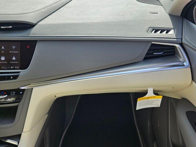 new 2025 Cadillac XT5 car, priced at $55,890