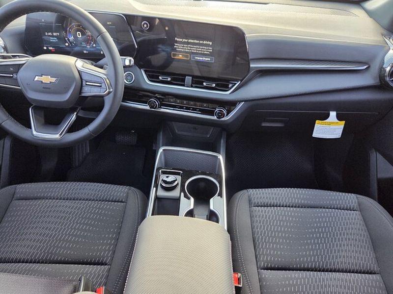 new 2026 Chevrolet Equinox car, priced at $30,495