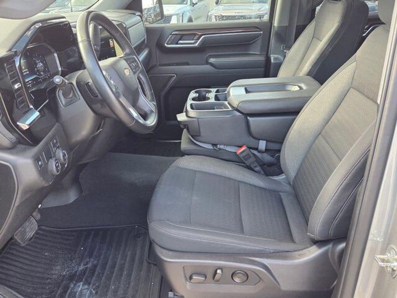 used 2025 Chevrolet Silverado 1500 car, priced at $40,124
