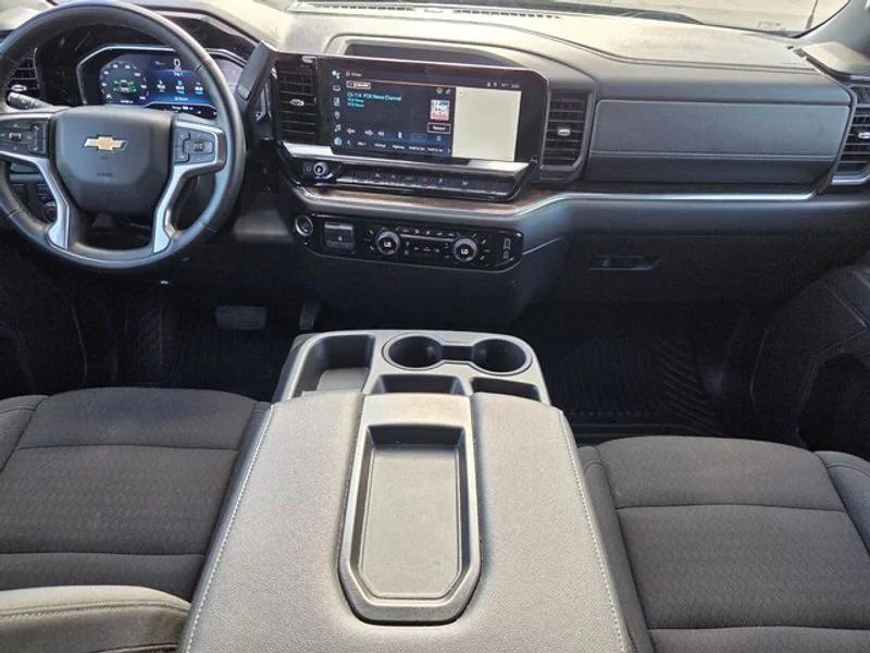 used 2025 Chevrolet Silverado 1500 car, priced at $40,124
