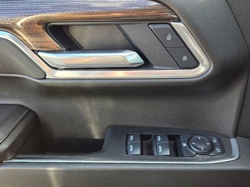 used 2025 Chevrolet Silverado 1500 car, priced at $40,124