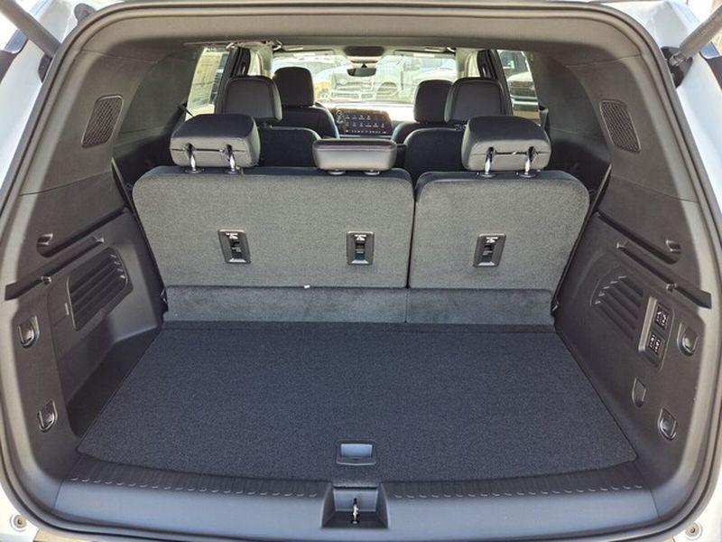 new 2026 Chevrolet Traverse car, priced at $58,090