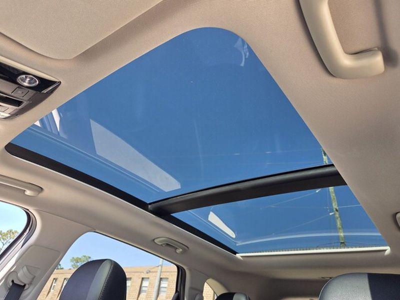 used 2022 Kia Sorento car, priced at $25,489