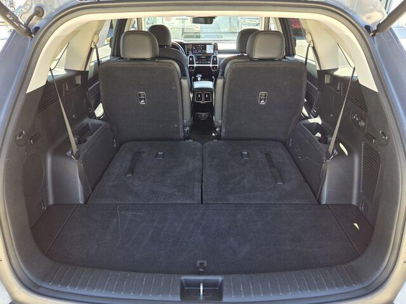 used 2022 Kia Sorento car, priced at $25,489