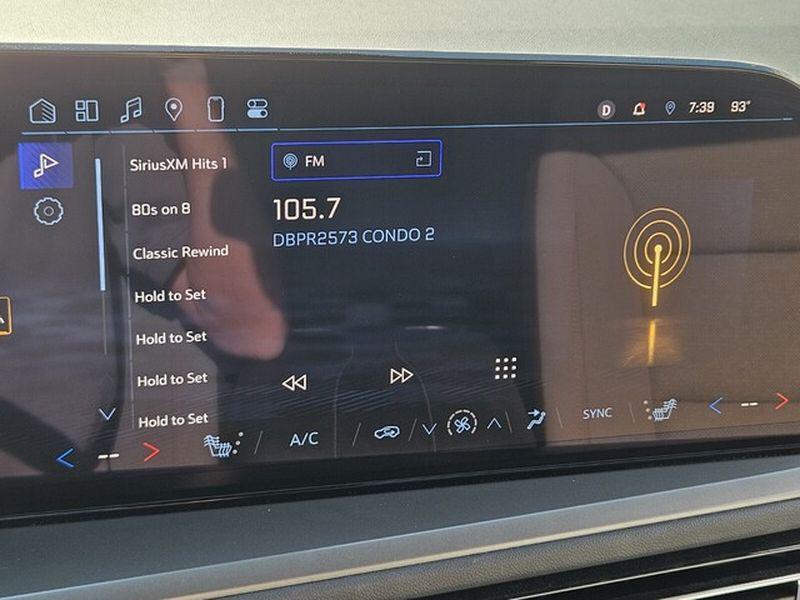 used 2025 Chevrolet Traverse car, priced at $37,999