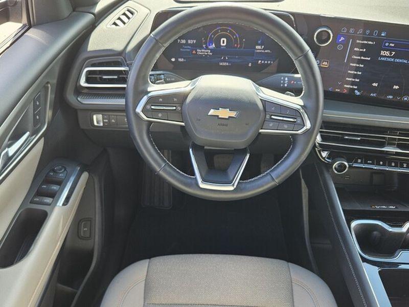 used 2025 Chevrolet Traverse car, priced at $37,999