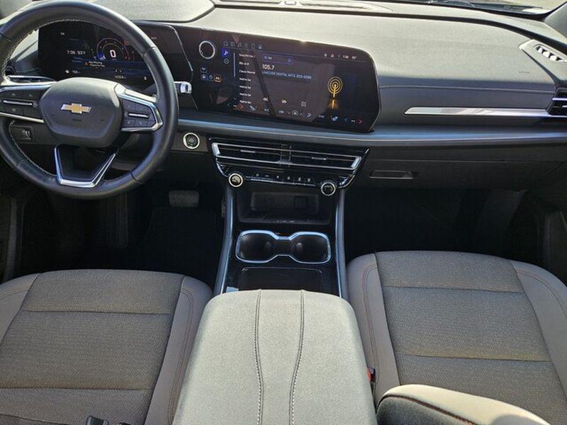 used 2025 Chevrolet Traverse car, priced at $37,999