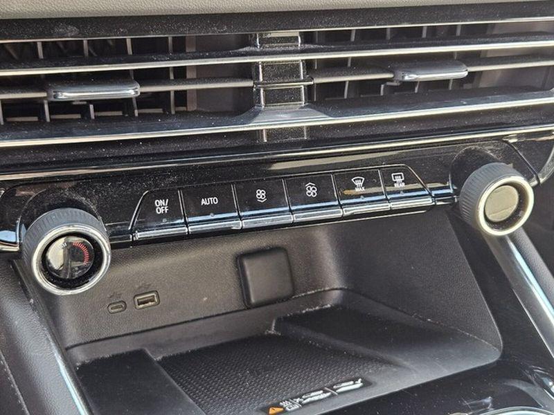 used 2025 Chevrolet Traverse car, priced at $37,999