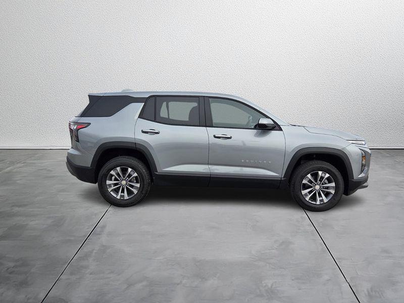 new 2026 Chevrolet Equinox car, priced at $30,295