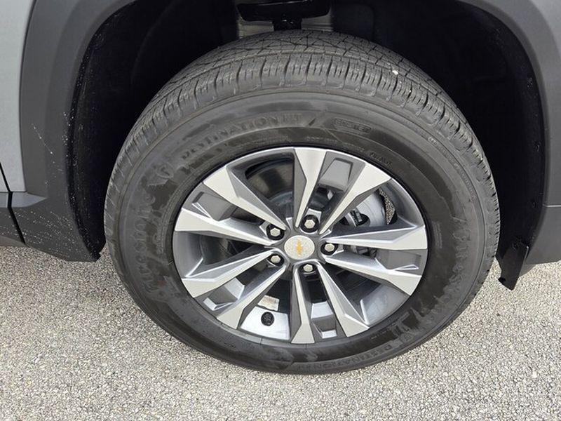 new 2026 Chevrolet Equinox car, priced at $30,295