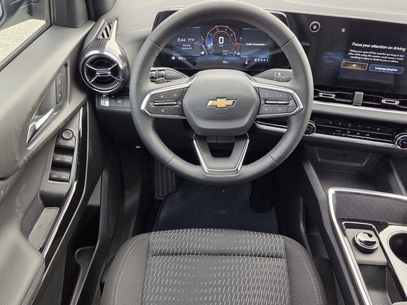 new 2026 Chevrolet Equinox car, priced at $30,295