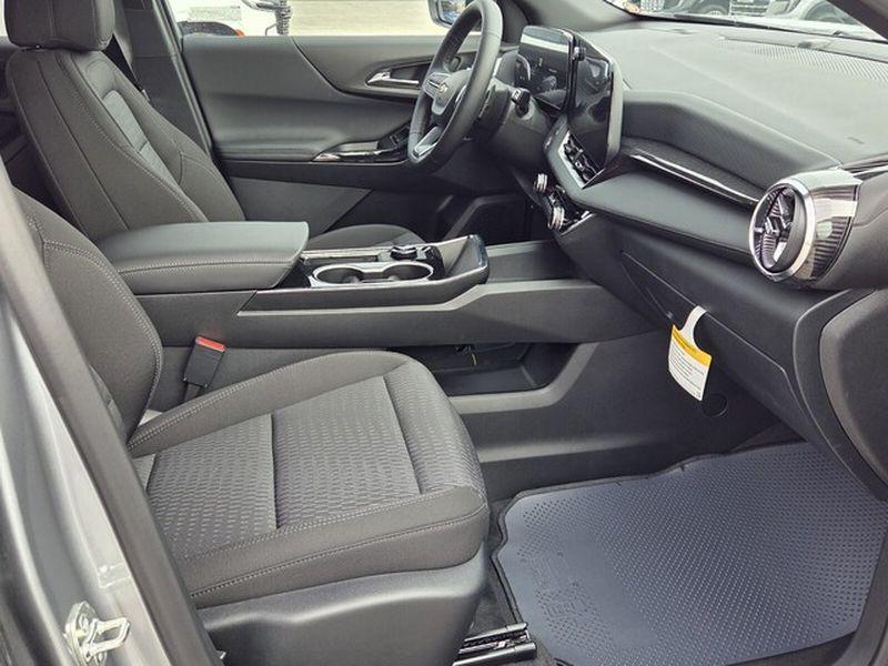 new 2026 Chevrolet Equinox car, priced at $30,295