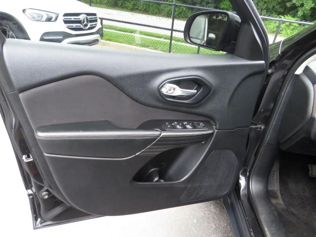 used 2014 Jeep Cherokee car, priced at $5,997