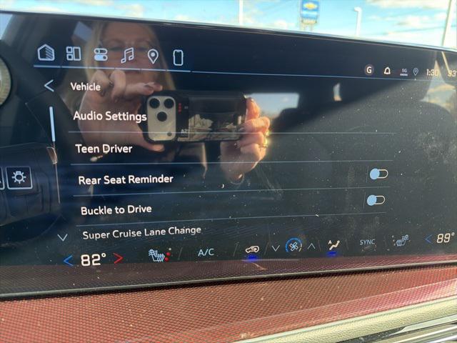 new 2026 Chevrolet Traverse car, priced at $54,125