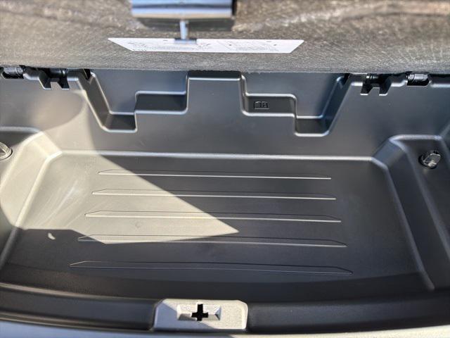 new 2026 Chevrolet Traverse car, priced at $54,125