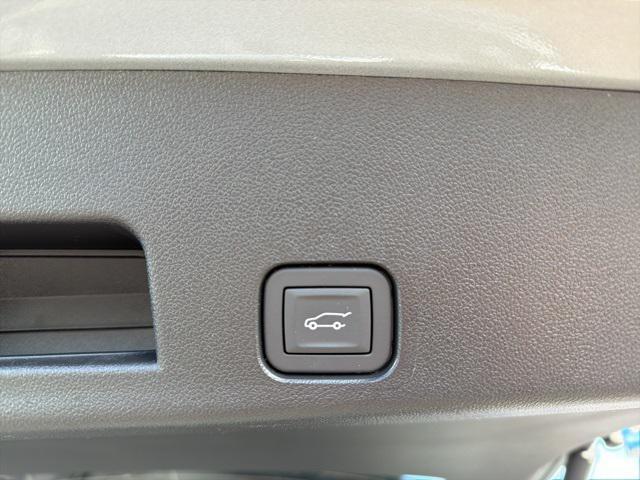 new 2026 Chevrolet Traverse car, priced at $54,125