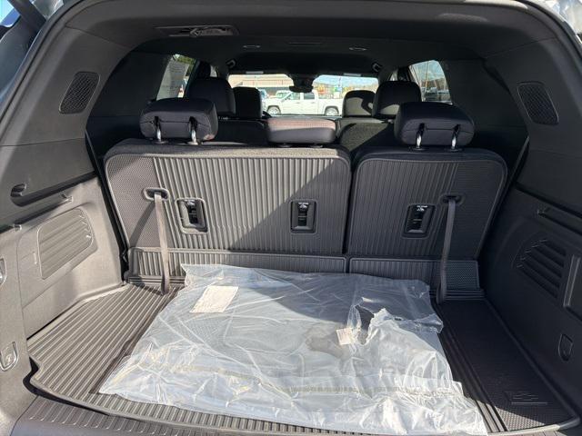 new 2026 Chevrolet Traverse car, priced at $54,125