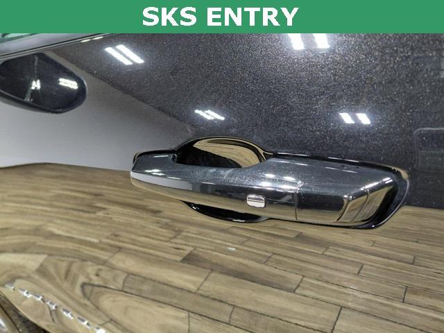 used 2025 Chevrolet Traverse car, priced at $36,997