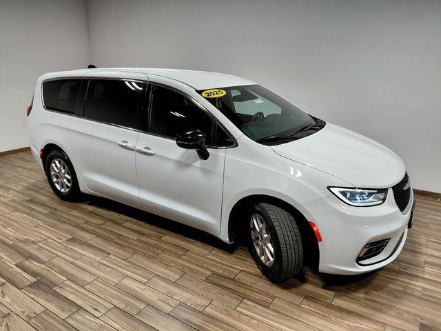 used 2025 Chrysler Pacifica car, priced at $28,299