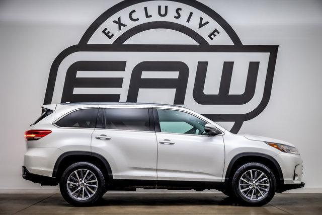 used 2019 Toyota Highlander car, priced at $26,754