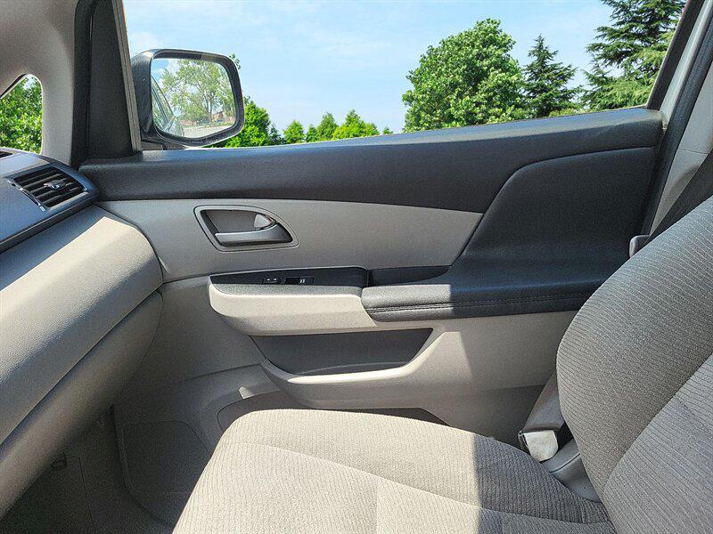 2012 Alabaster Silver Metallic Honda Odyssey