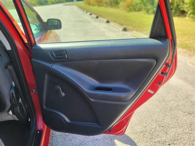 used 2006 Toyota Matrix car, priced at $4,995