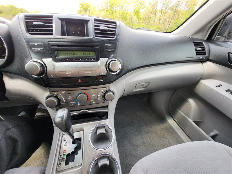 used 2010 Toyota Highlander car, priced at $7,500