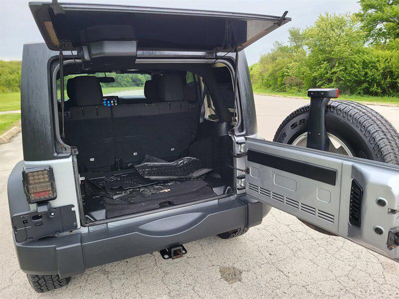 used 2015 Jeep Wrangler Unlimited car, priced at $12,995