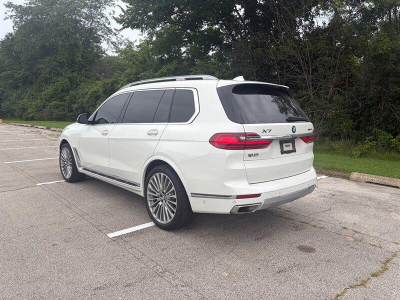 BMW X7 view 3