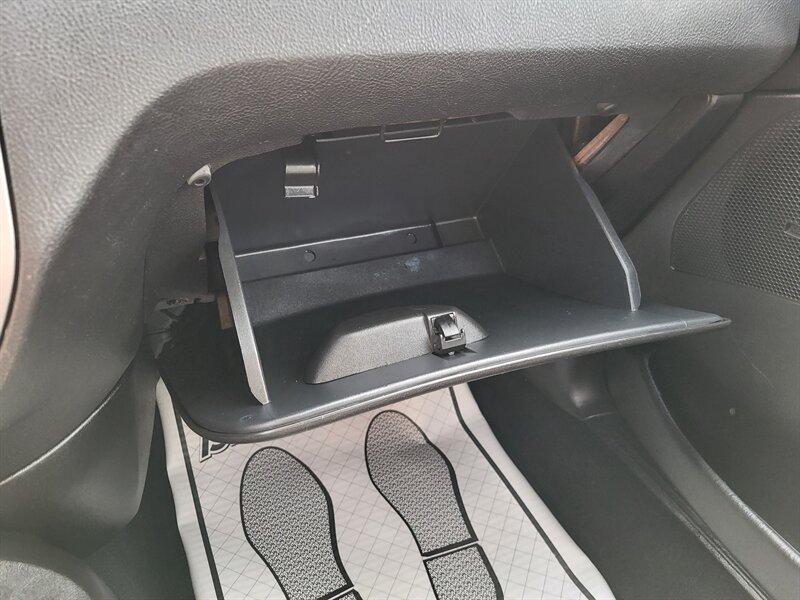 used 2005 Ford Focus car, priced at $2,995