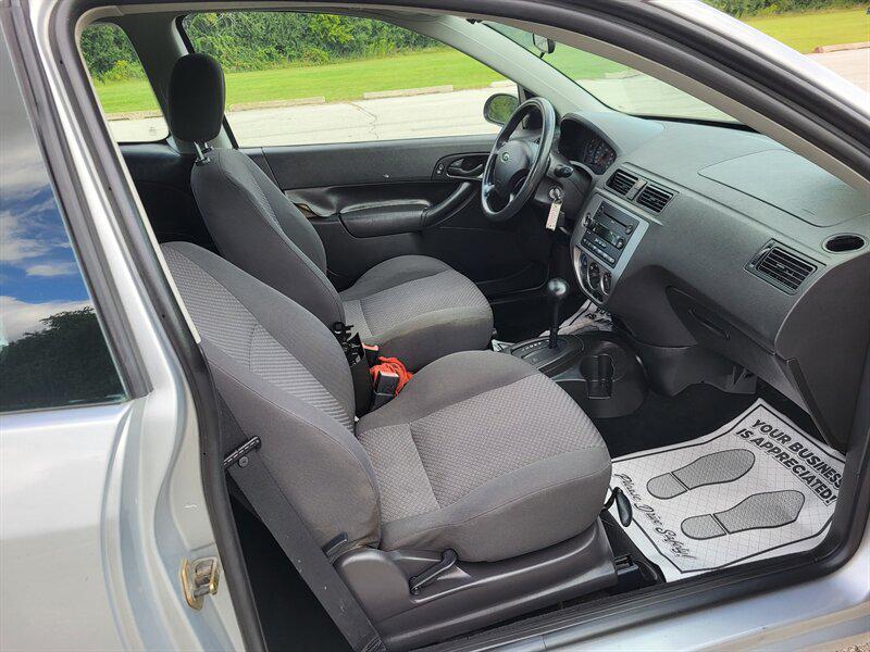 used 2005 Ford Focus car, priced at $2,995