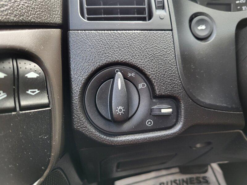 used 2005 Ford Focus car, priced at $2,995