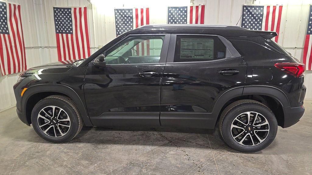 new 2025 Chevrolet TrailBlazer car, priced at $26,180