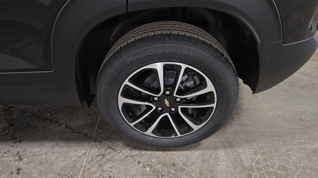 new 2025 Chevrolet TrailBlazer car, priced at $26,180