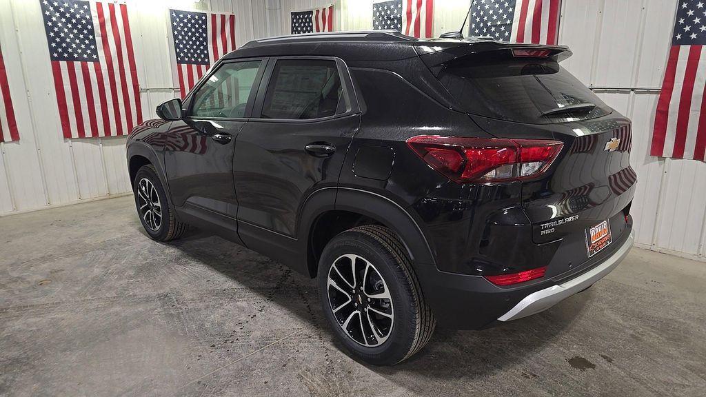 new 2025 Chevrolet TrailBlazer car, priced at $26,180