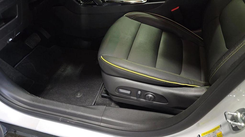 new 2025 Chevrolet TrailBlazer car, priced at $30,320