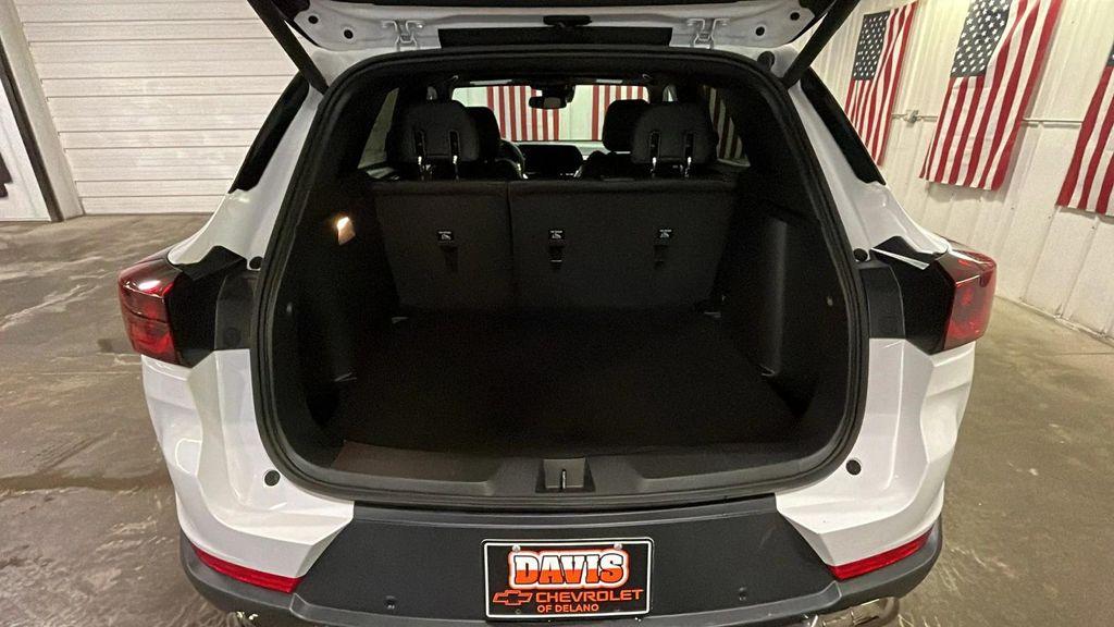 new 2025 Chevrolet TrailBlazer car, priced at $29,220