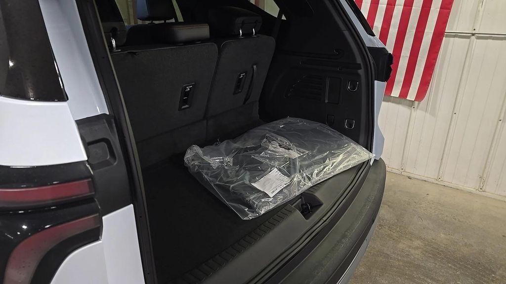 new 2026 Chevrolet Traverse car, priced at $51,515