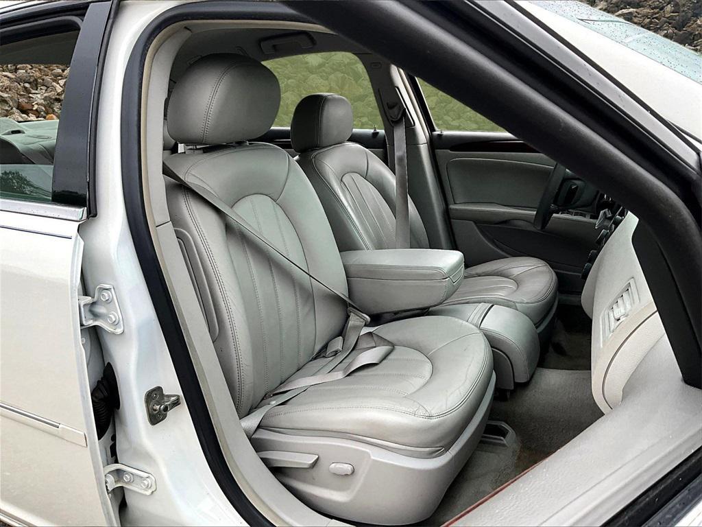 used 2007 Buick Lucerne car, priced at $5,995