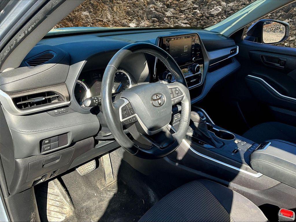 used 2022 Toyota Highlander Hybrid car, priced at $29,495