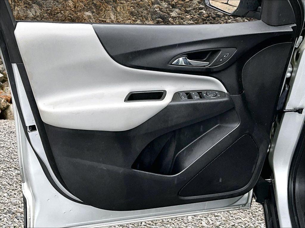 used 2022 Chevrolet Equinox car, priced at $13,995