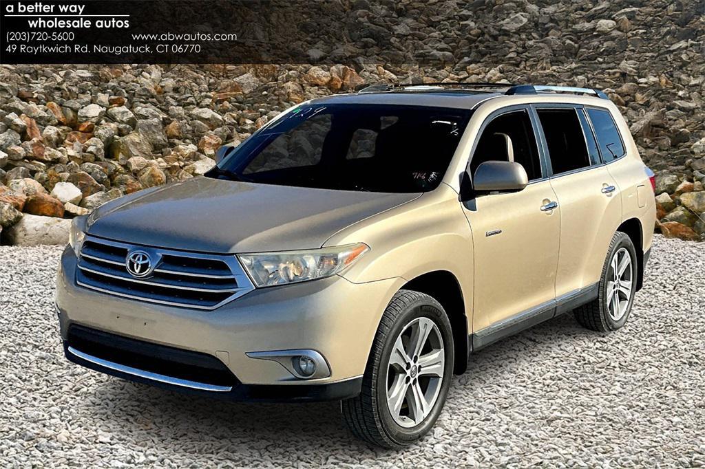 used 2013 Toyota Highlander car, priced at $11,995