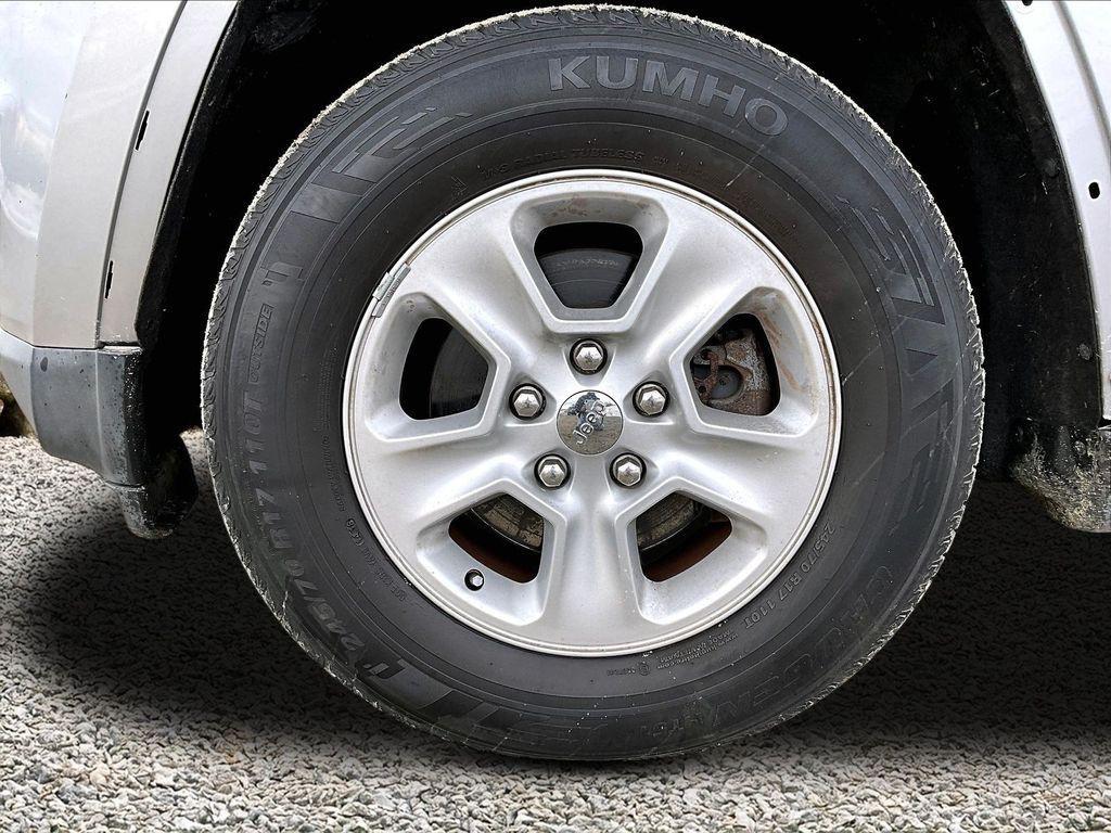 used 2014 Jeep Grand Cherokee car, priced at $7,995