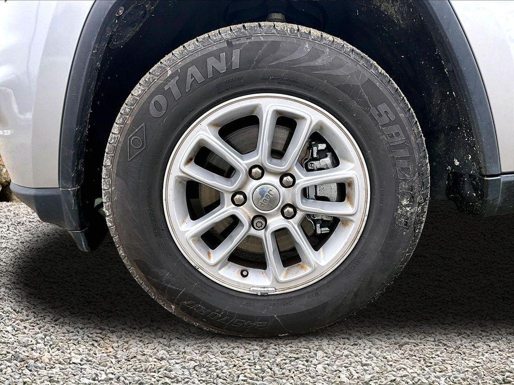 used 2019 Jeep Grand Cherokee car, priced at $11,907