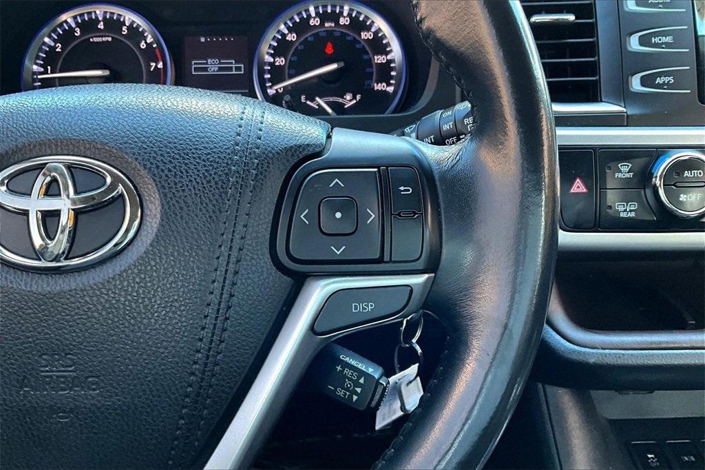 used 2015 Toyota Highlander car, priced at $11,995