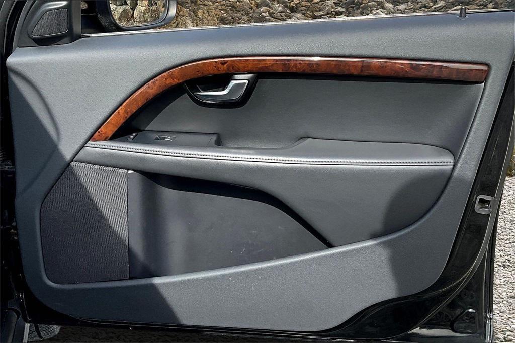 used 2013 Volvo XC70 car, priced at $9,995